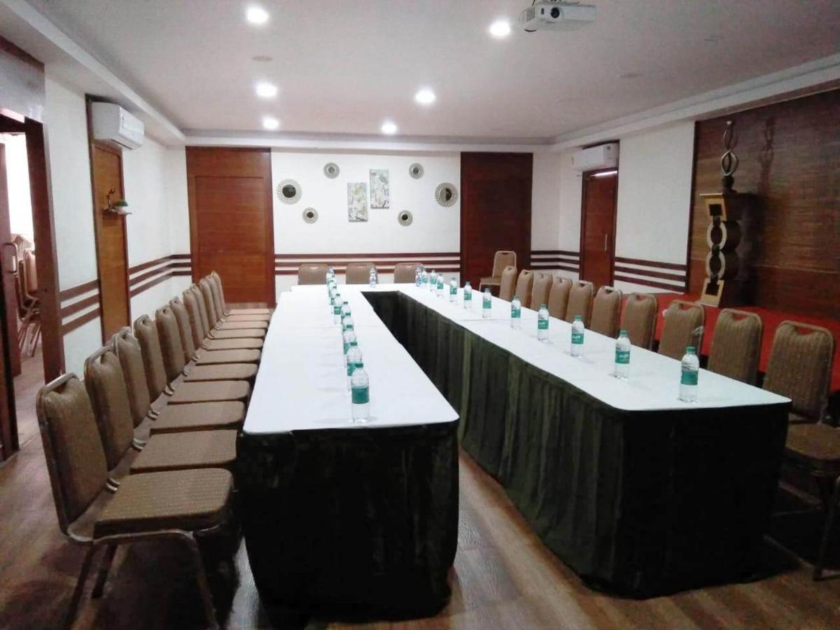 Hotel Dr Rajkumar International Бангалор Екстериор снимка