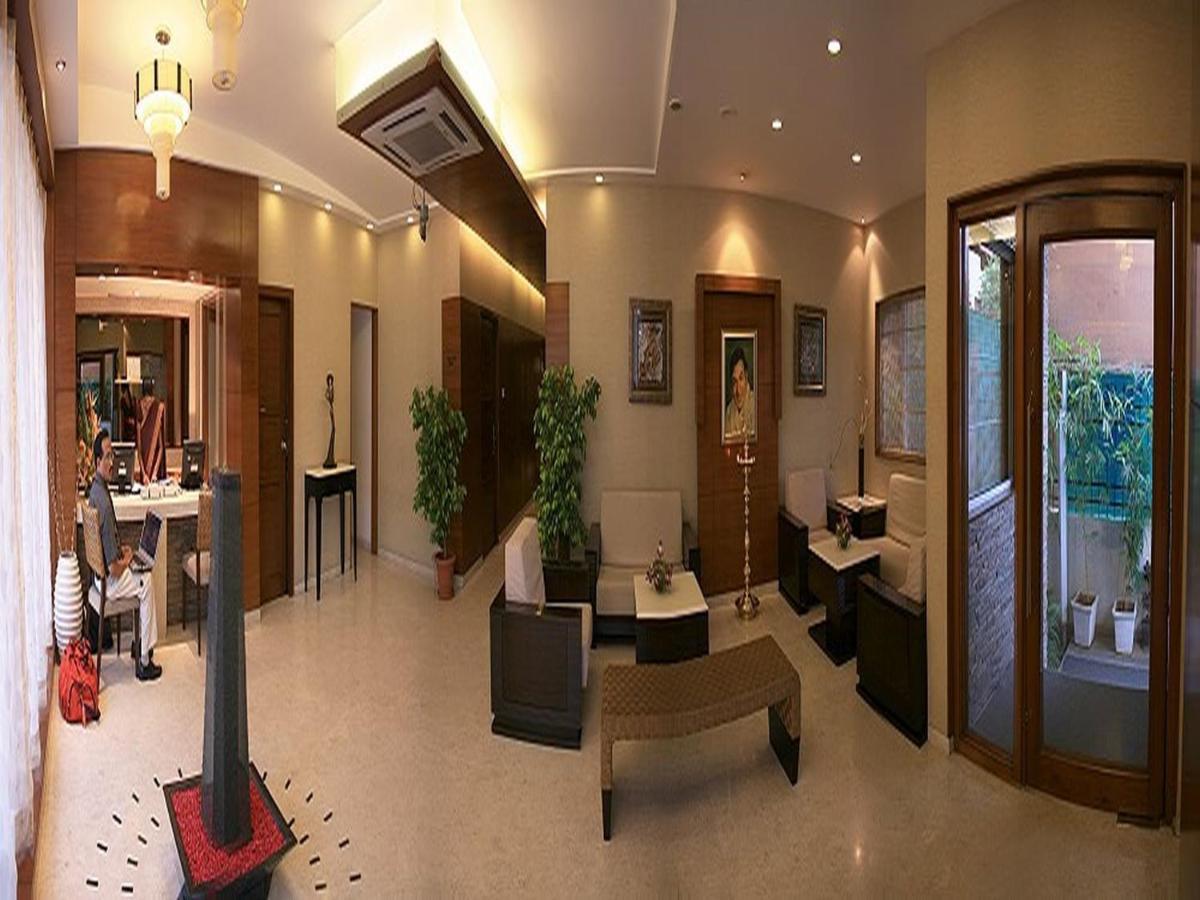 Hotel Dr Rajkumar International Бангалор Екстериор снимка