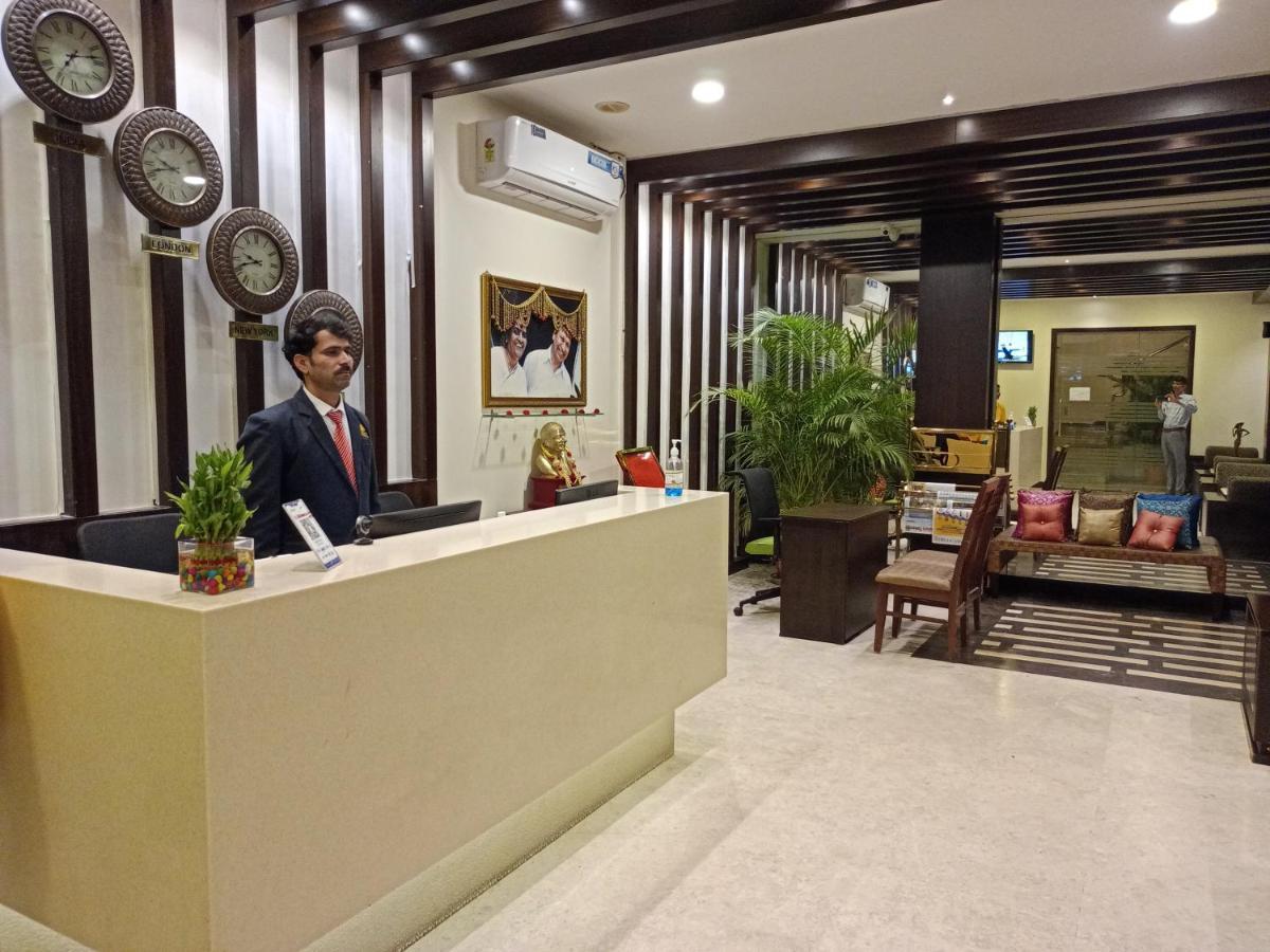 Hotel Dr Rajkumar International Бангалор Екстериор снимка