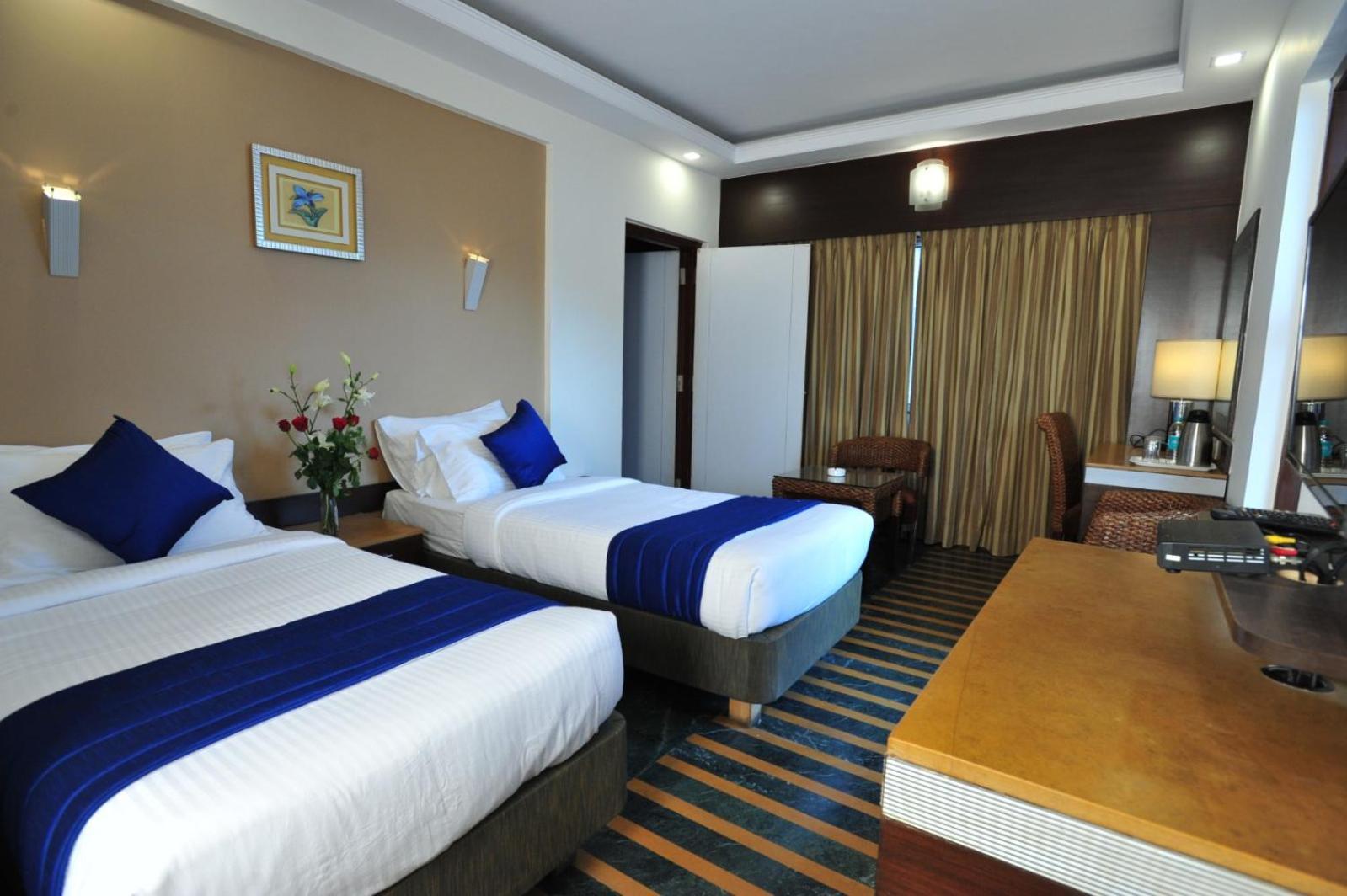 Hotel Dr Rajkumar International Бангалор Екстериор снимка