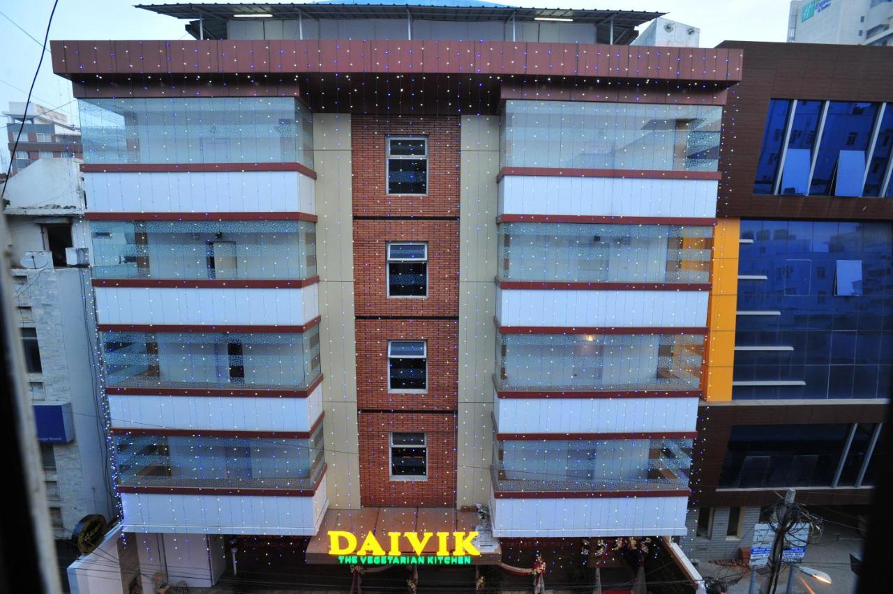Hotel Dr Rajkumar International Бангалор Стая снимка